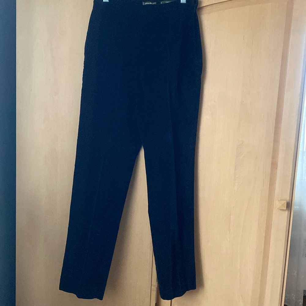 Eddie Bauer Black velour stretch pants. Side zipper size 4. Great for holidays